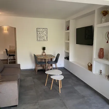 Apartment Avec Jardin Privatif *